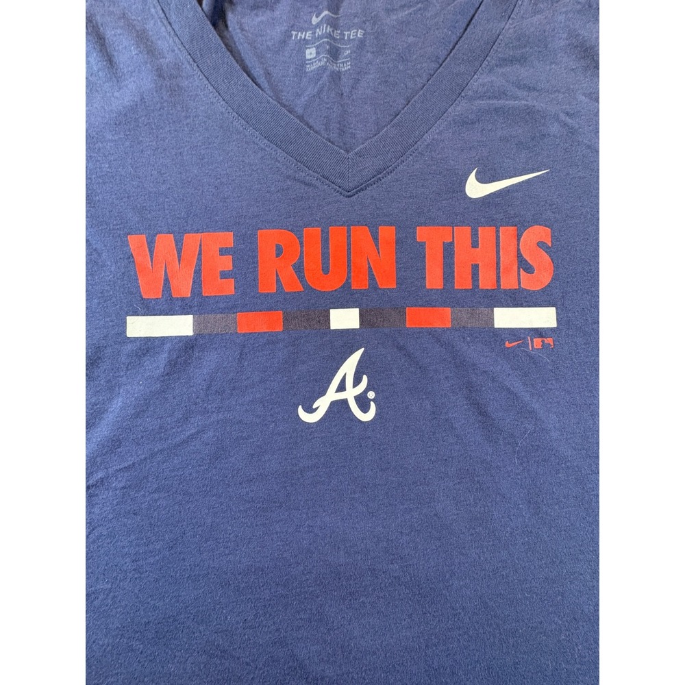 Nike Atlanta Braves MLB We Run This V-Neck Graphic T-Shirt Blue Small 2875 - Picture 2 of 7